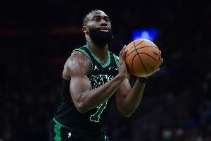 杰伦-布朗谈NBA起伏：去年我们庆祝夺冠 今年却受尼克斯球迷嘲讽