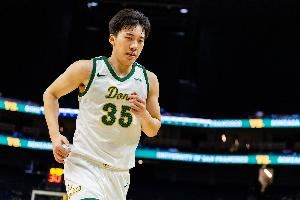媒体人:王俊杰在旧金山大学队内的战术地位和自主攻击力明显提升